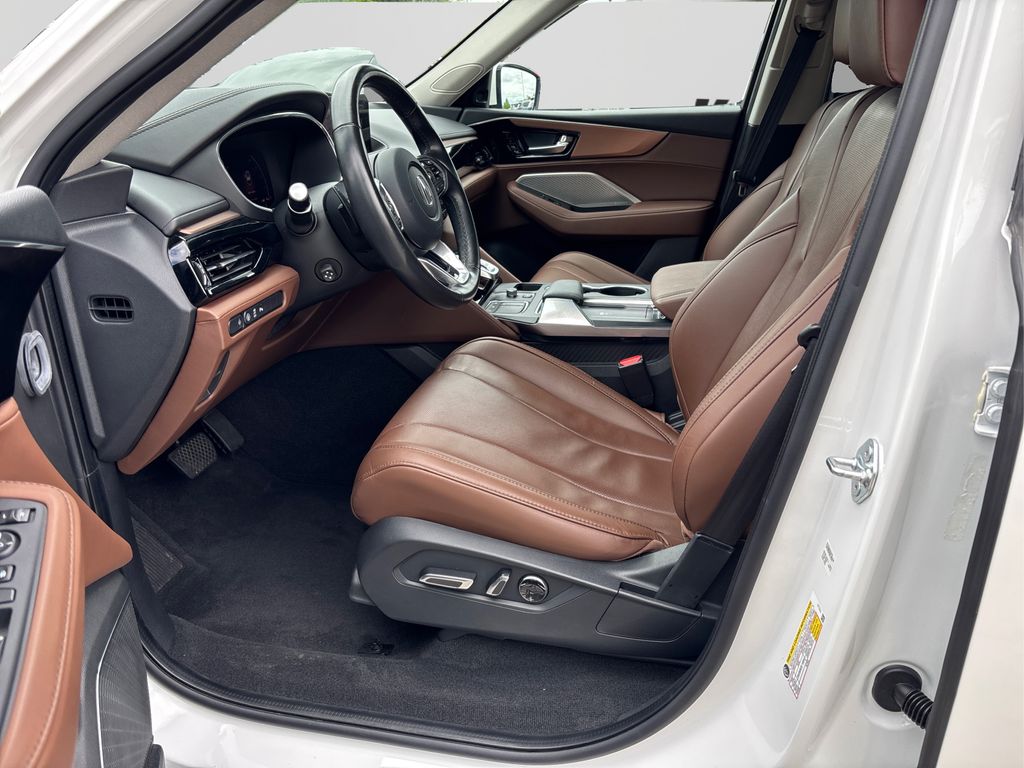 Vehicle image 10 of 36