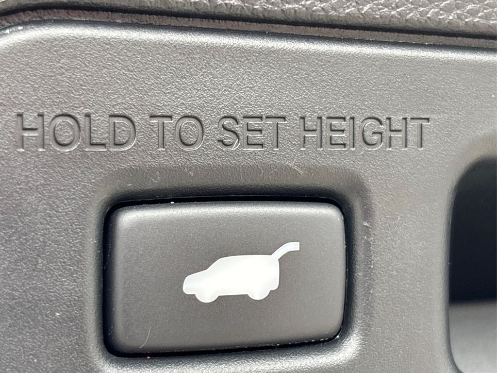 Vehicle image 14 of 36