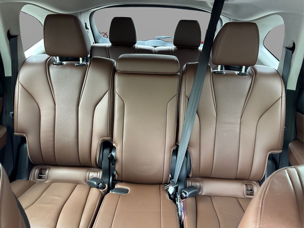 Vehicle image 18 of 36