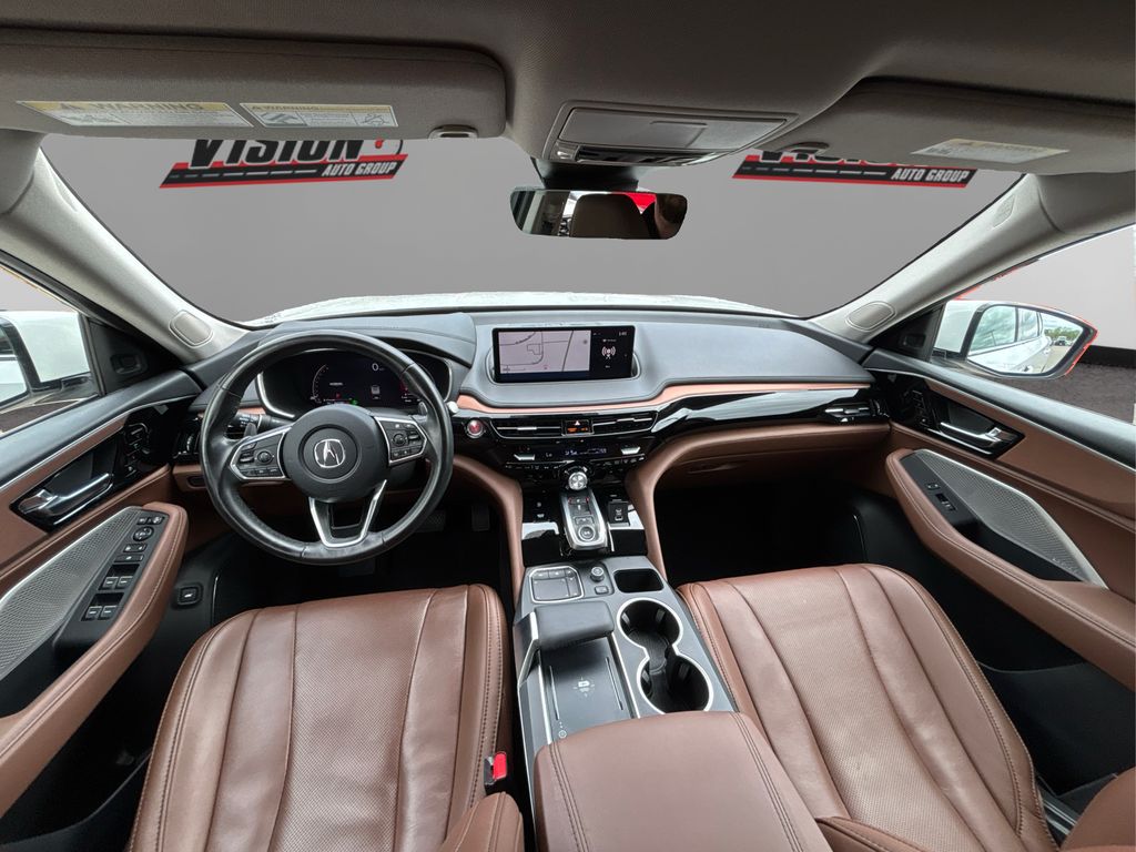 Vehicle image 25 of 36