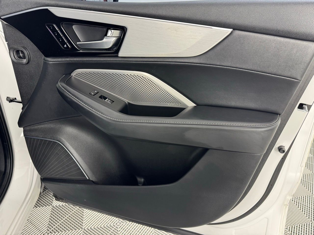 2024 Acura MDX Technology Image 24 of 35