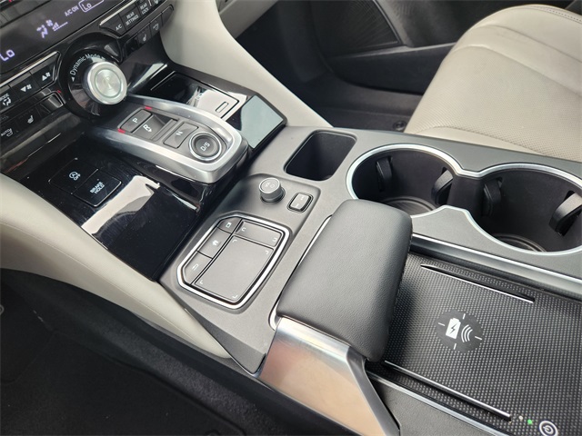 Vehicle image 15 of 23