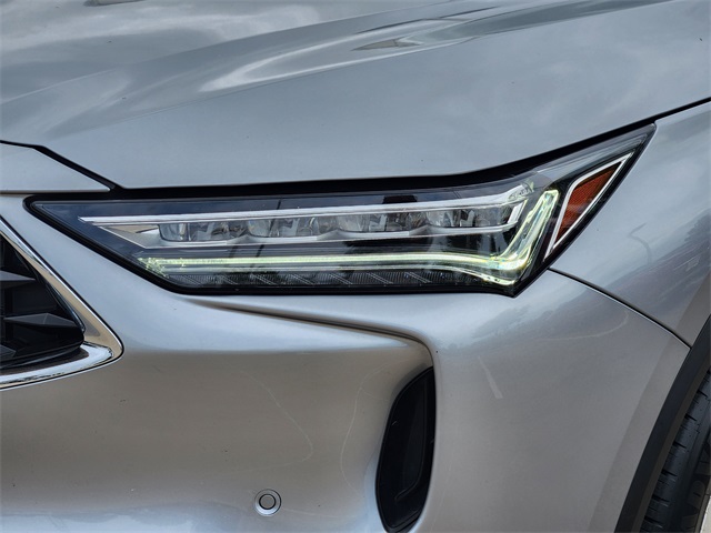 Vehicle image 6 of 23