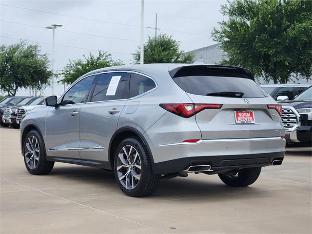 Vehicle image 4 of 23