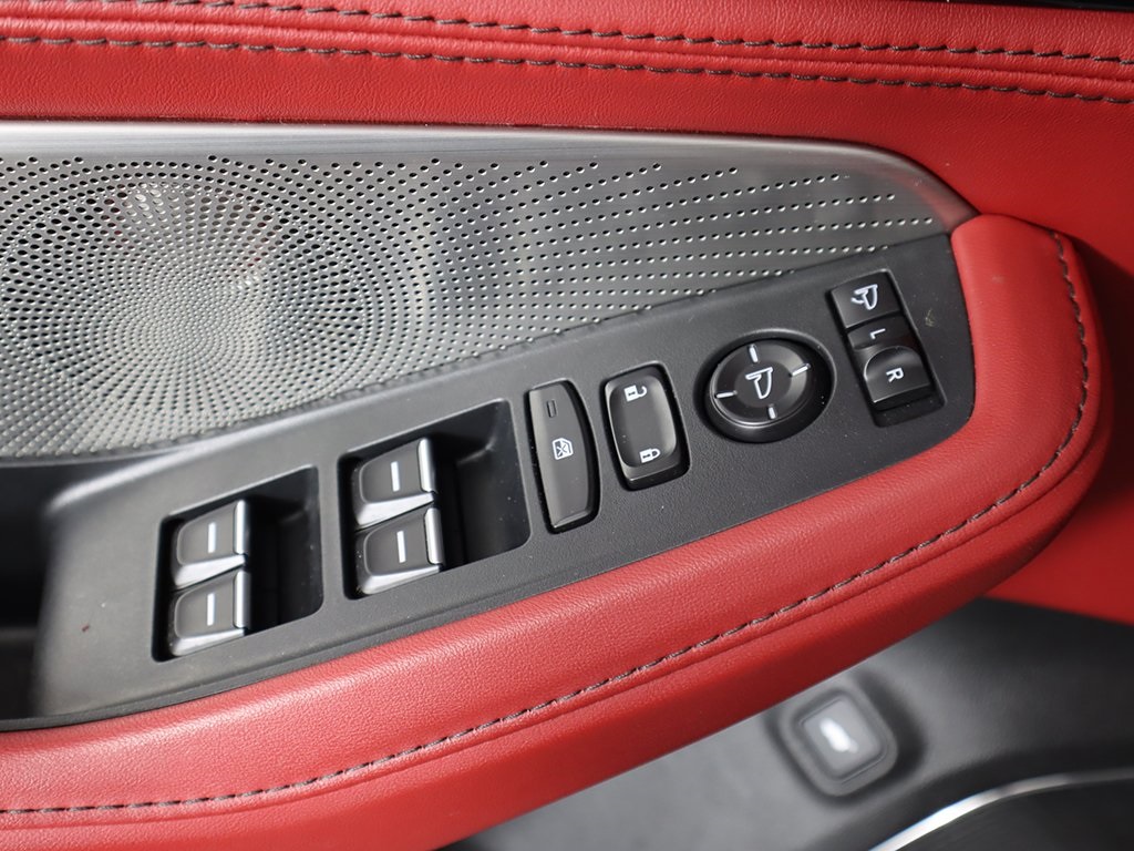 Vehicle image 46 of 76