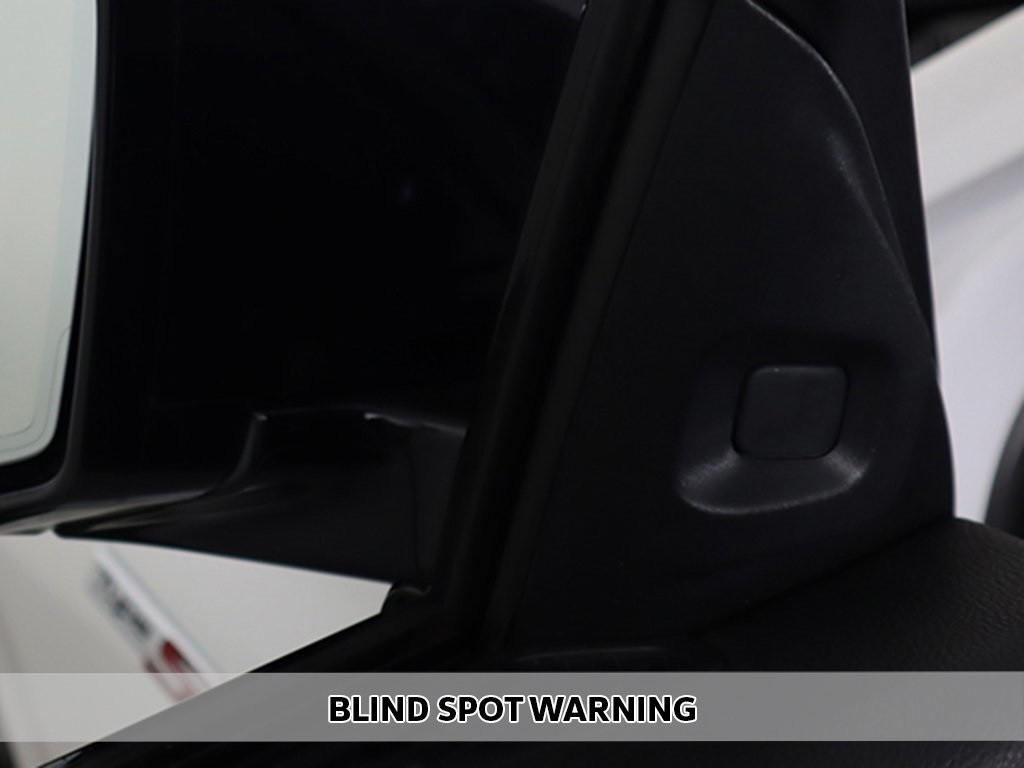 Vehicle image 16 of 76