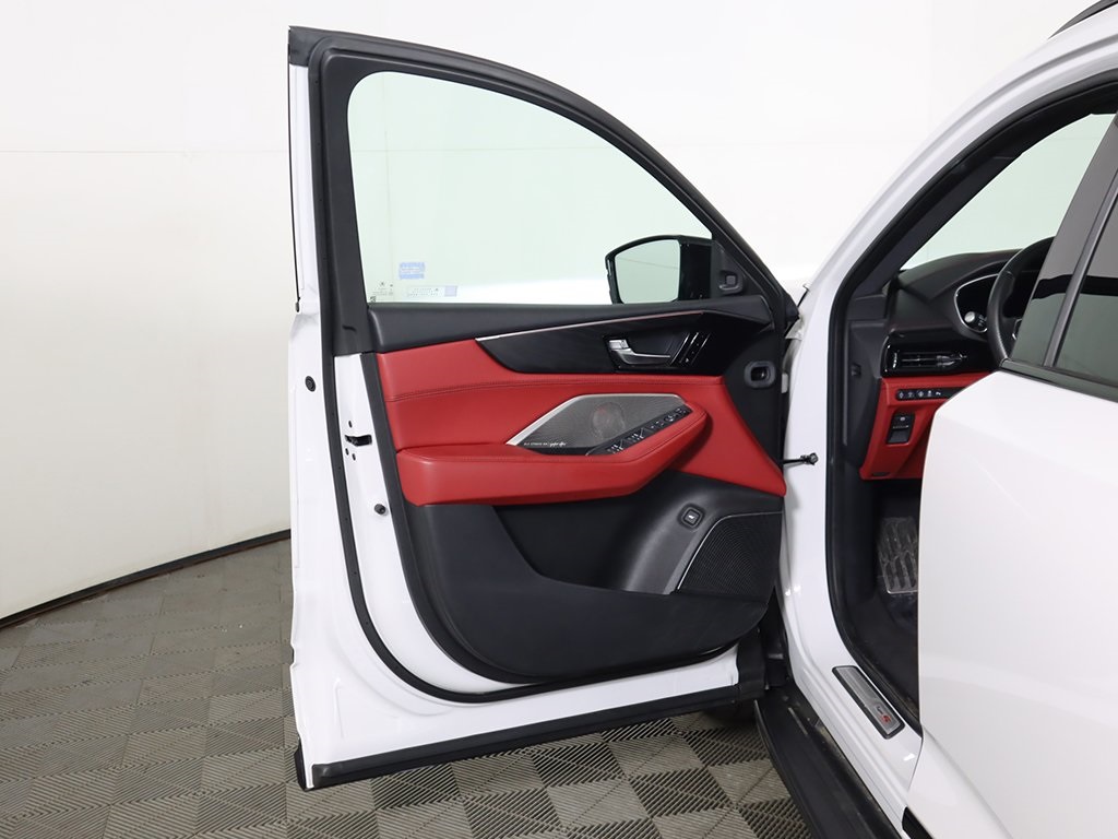 Vehicle image 29 of 76