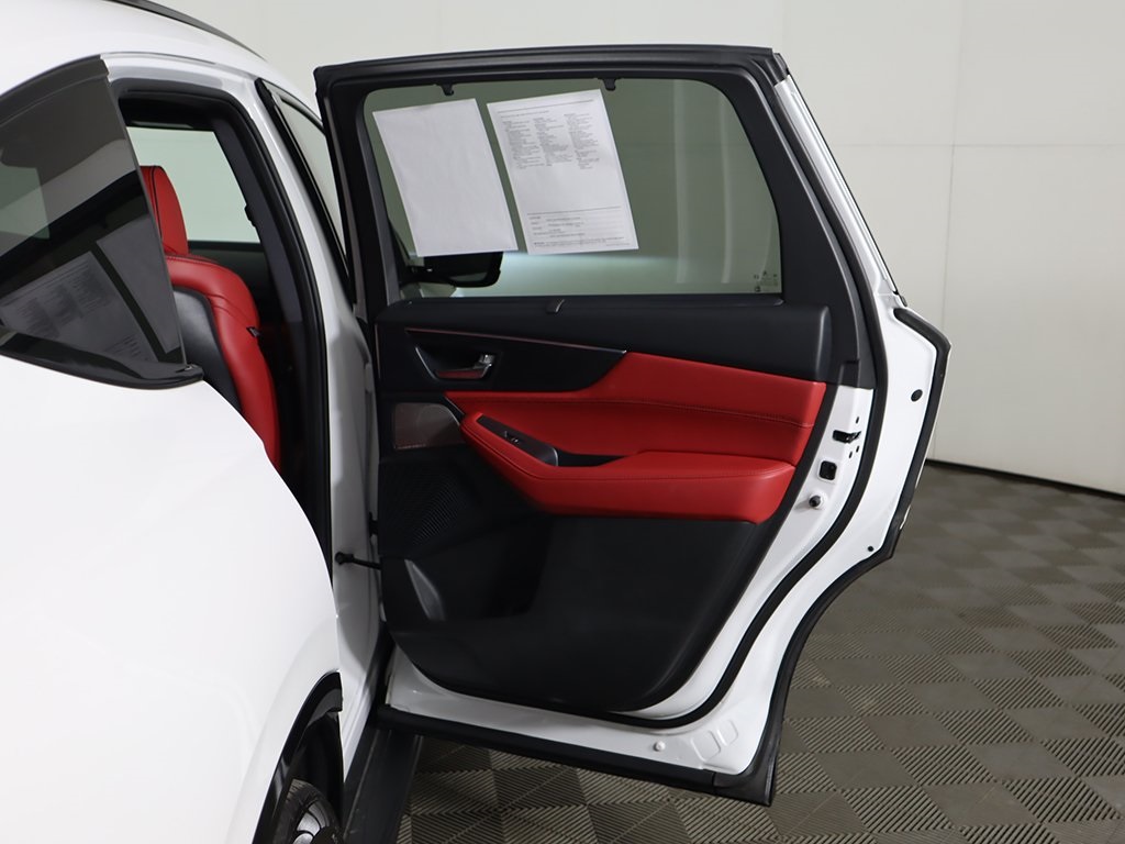 Vehicle image 32 of 76
