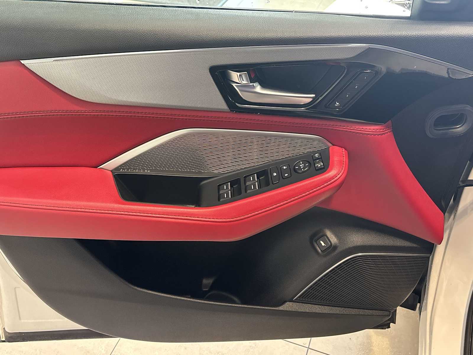 Vehicle image 22 of 35