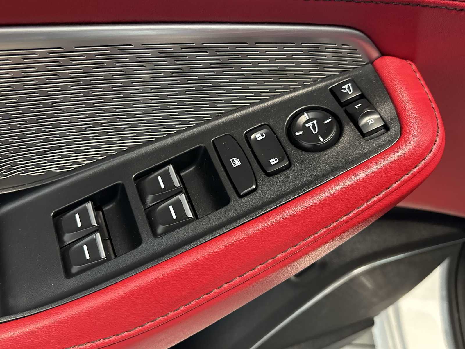 Vehicle image 23 of 35