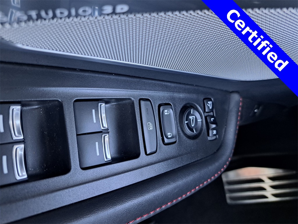 Vehicle image 17 of 39