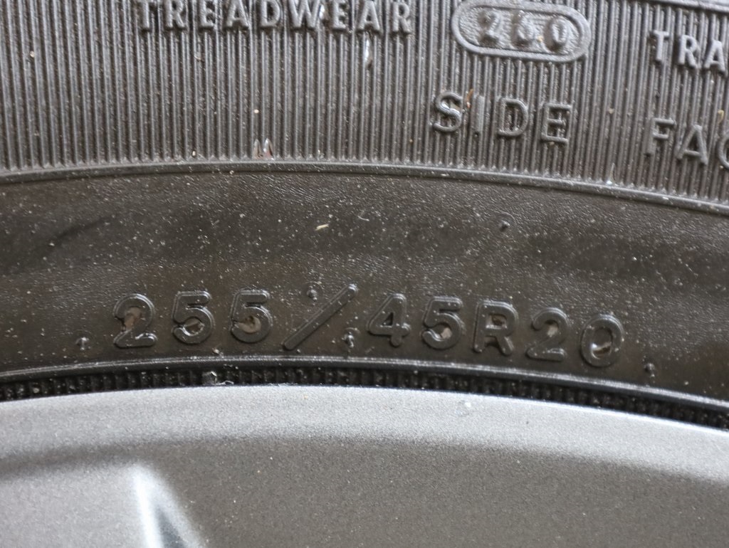 Vehicle image 33 of 42