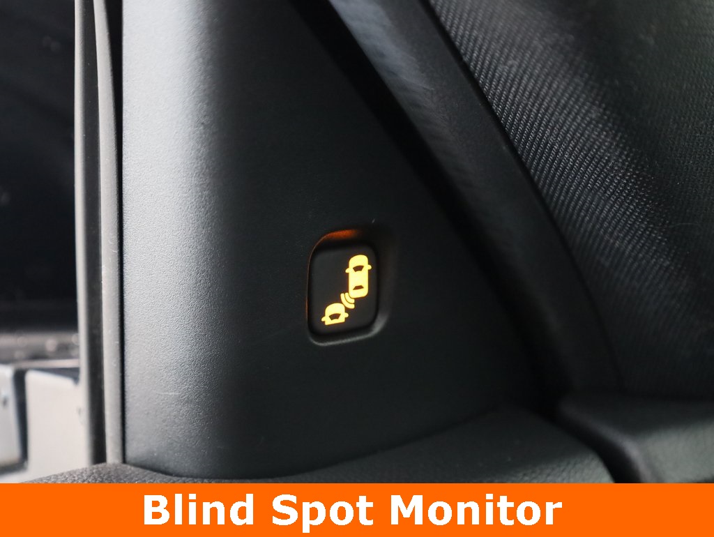 Vehicle image 19 of 42