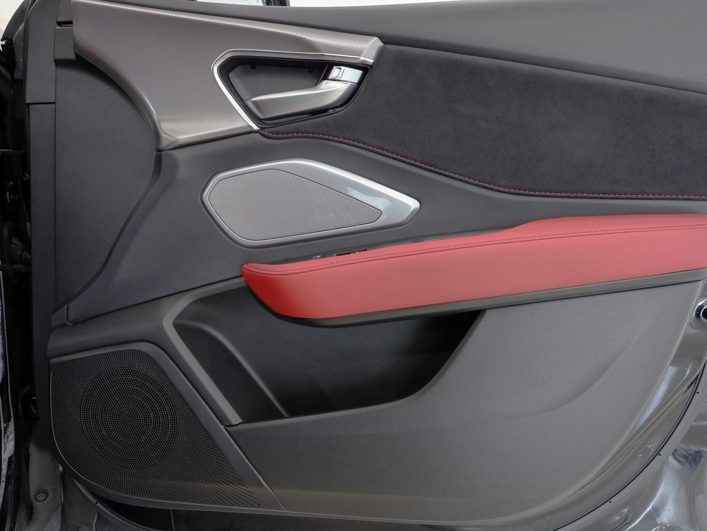 Vehicle image 25 of 42