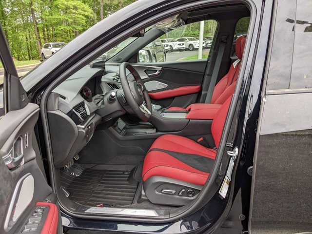 Vehicle image 21 of 31