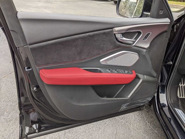 Vehicle image 22 of 31
