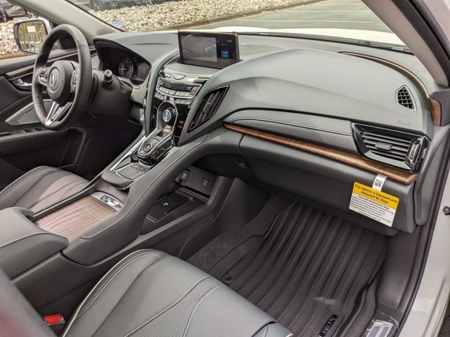 Vehicle image 29 of 32