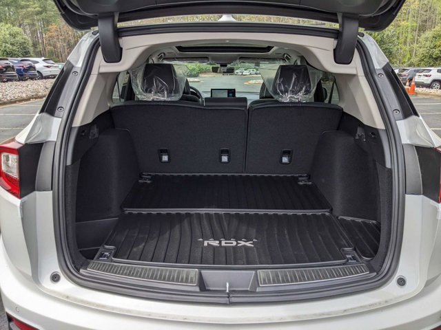 Vehicle image 26 of 32