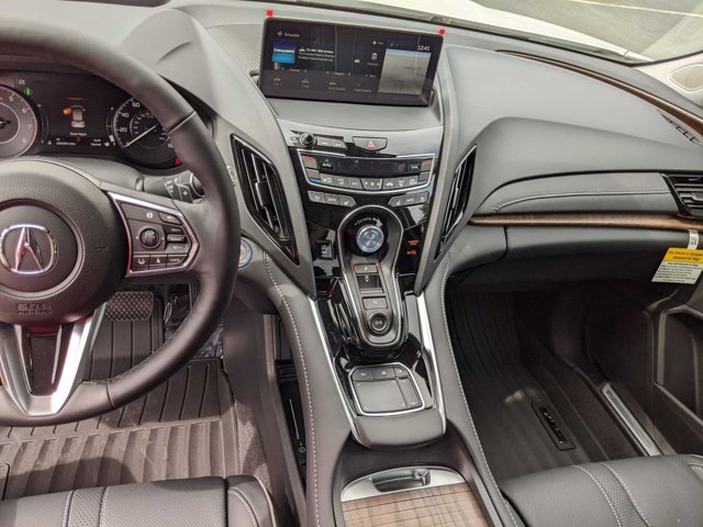 Vehicle image 11 of 32
