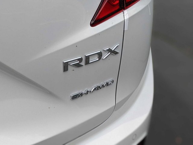 Vehicle image 25 of 32