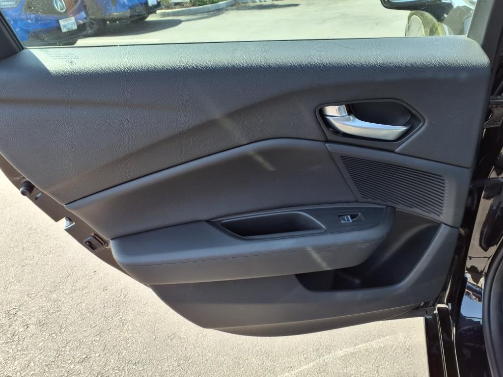 Vehicle image 22 of 26