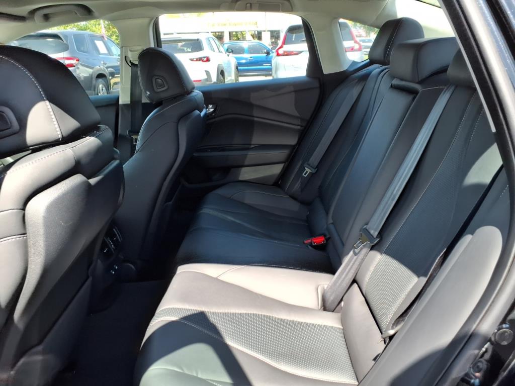 Vehicle image 11 of 26
