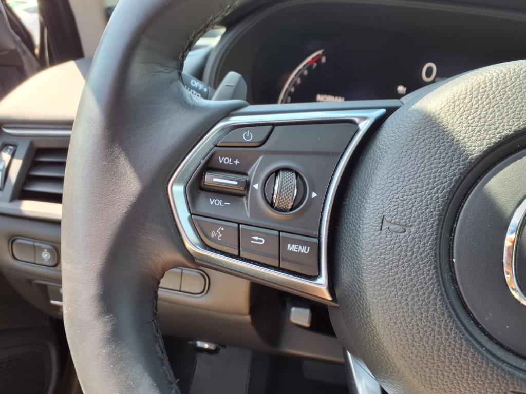 Vehicle image 18 of 26