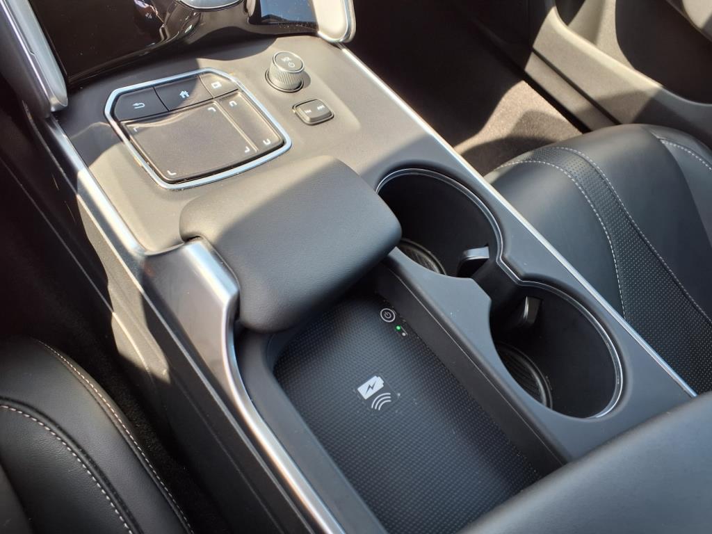 Vehicle image 20 of 26