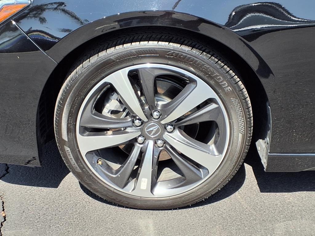 Vehicle image 9 of 26