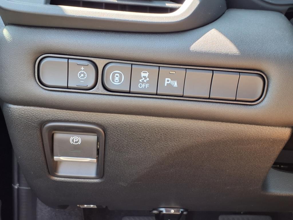 Vehicle image 23 of 26