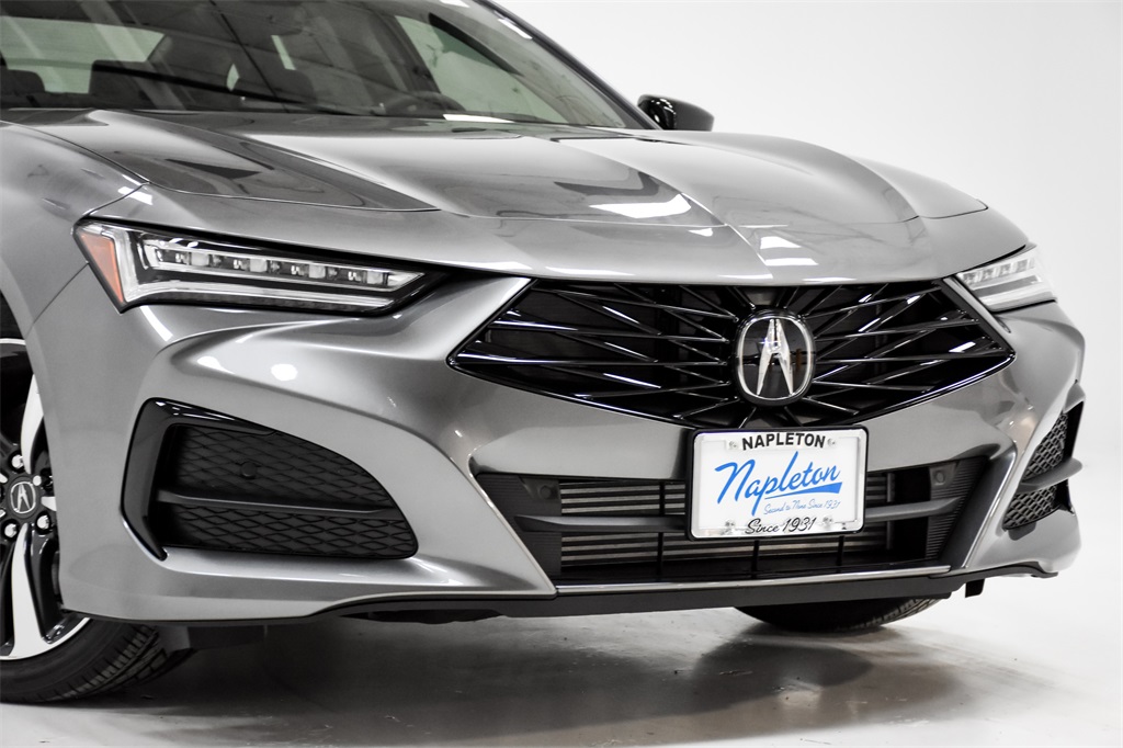 Vehicle image 9 of 33