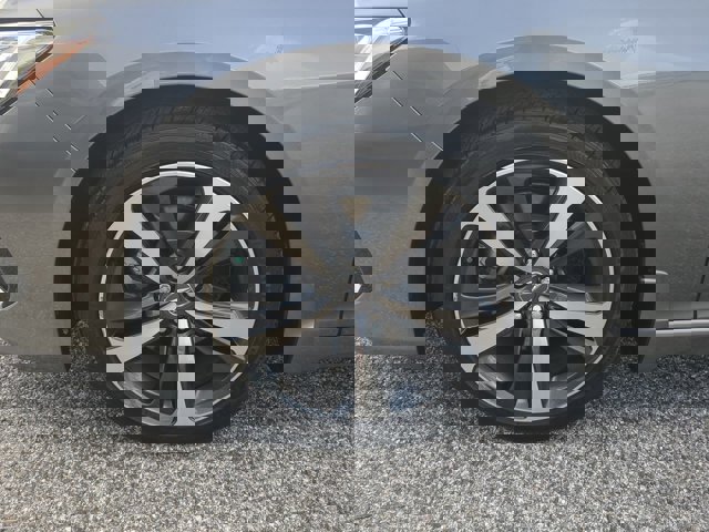 Vehicle image 9 of 31