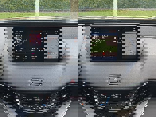 Vehicle image 16 of 31