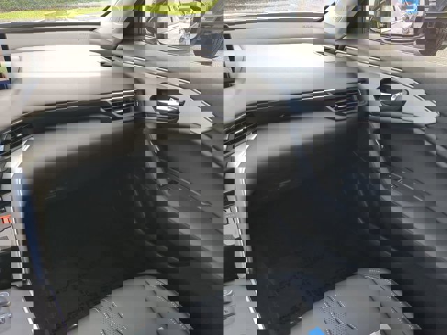 Vehicle image 15 of 31