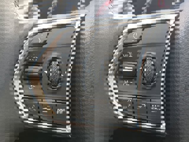 Vehicle image 25 of 31