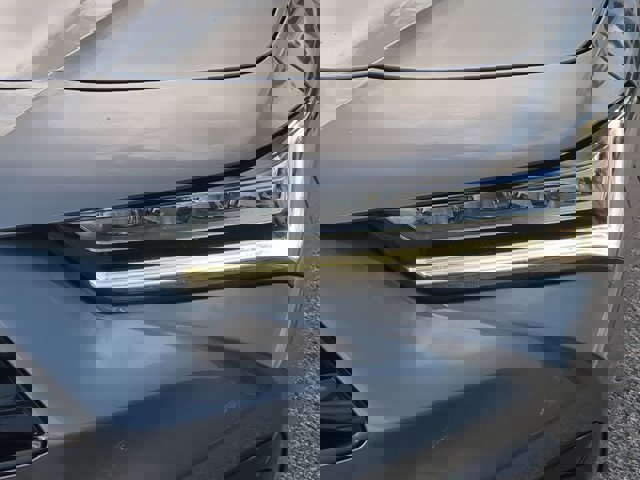 Vehicle image 8 of 31