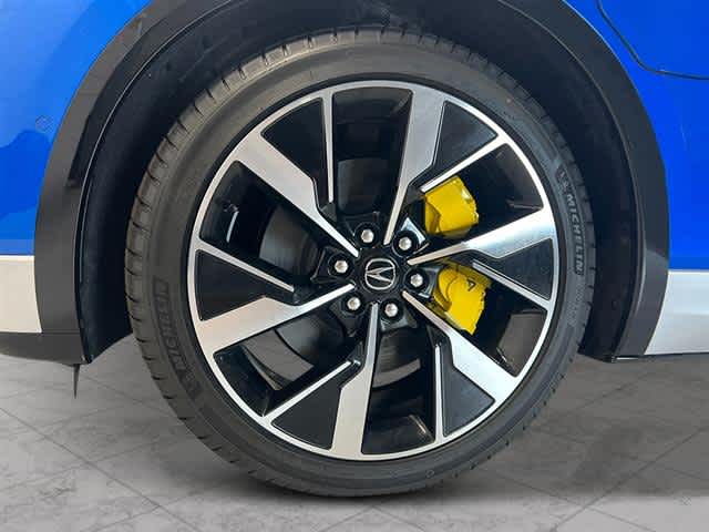 Vehicle image 13 of 41