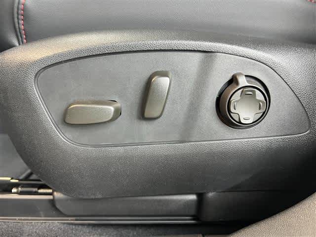 Vehicle image 18 of 41