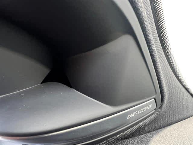 Vehicle image 25 of 41