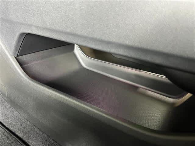 Vehicle image 24 of 41