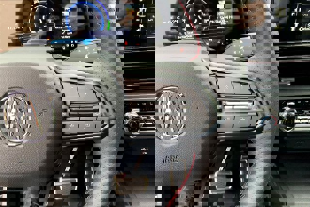 Vehicle image 9 of 20