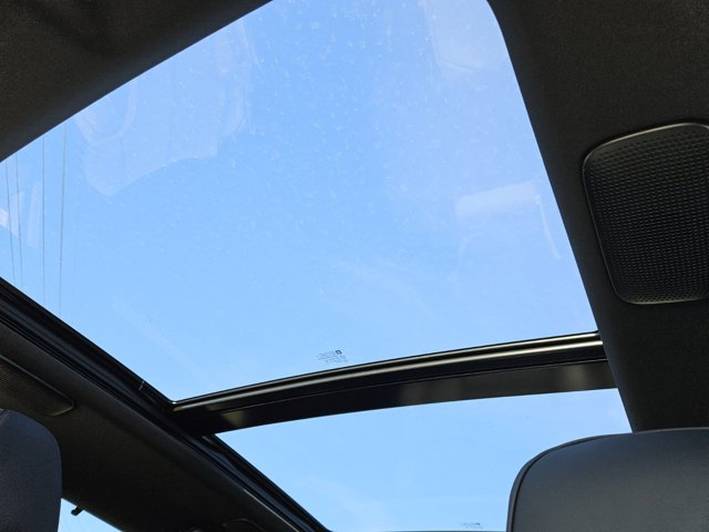 Vehicle image 8 of 13