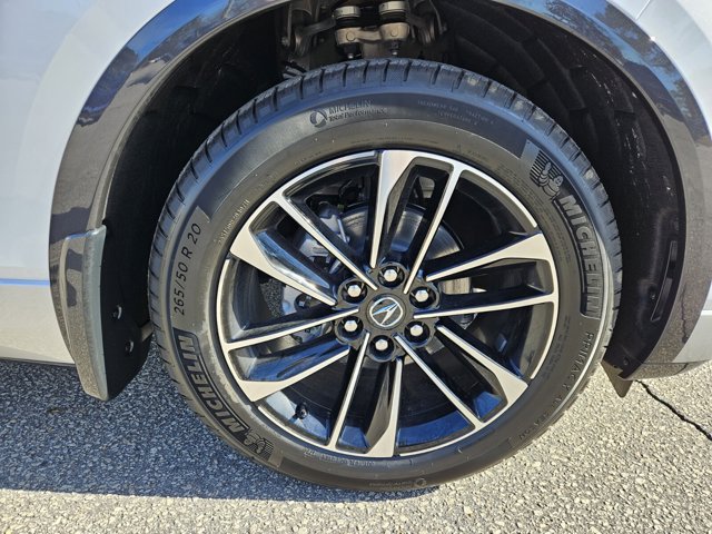 Vehicle image 11 of 13