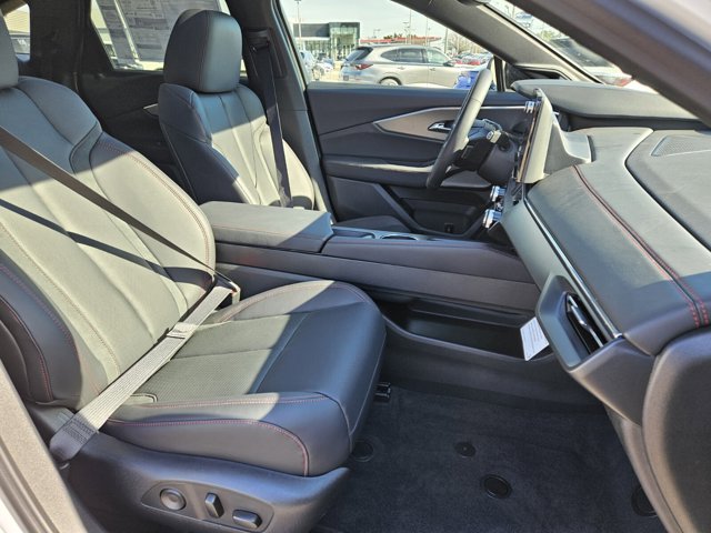 Vehicle image 10 of 13