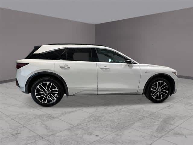 Vehicle image 7 of 40