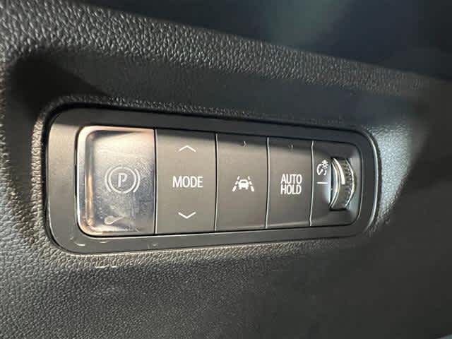 Vehicle image 26 of 40