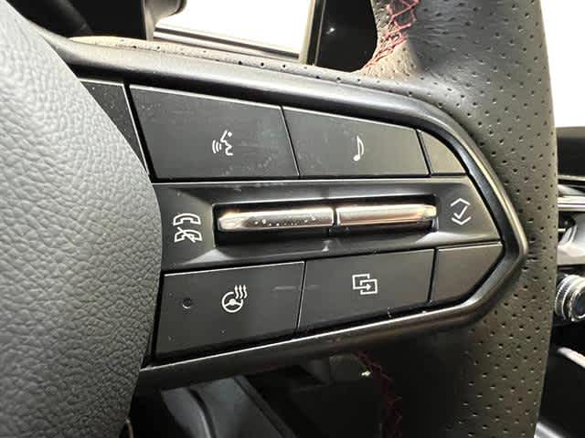 Vehicle image 25 of 40