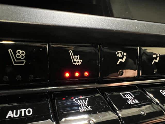 Vehicle image 29 of 40