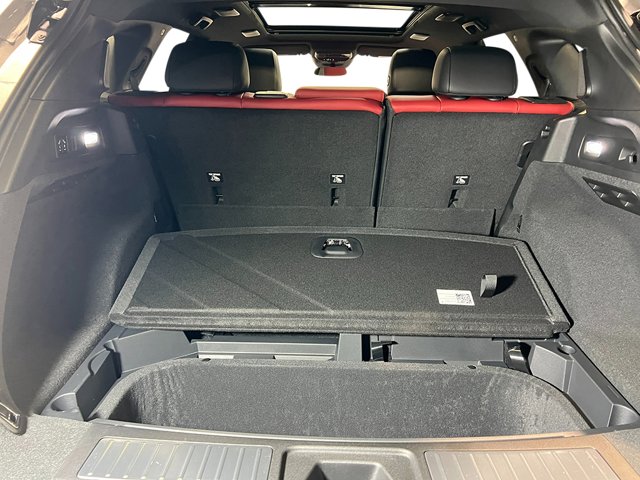 Vehicle image 38 of 40