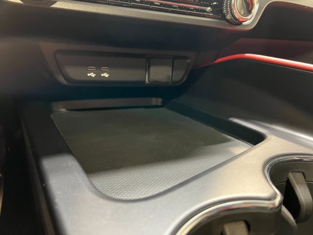 Vehicle image 22 of 40